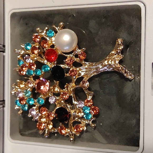 3/$40 Tree of Life Brooch 2 inch - Picture 1 of 8